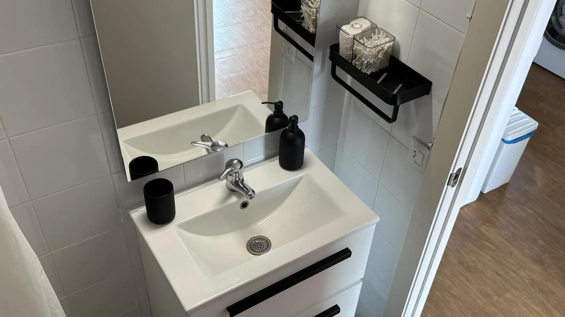 Apartamento Con Terraza Panoramica Cerca De La Playa En Llanca - Es-170-87