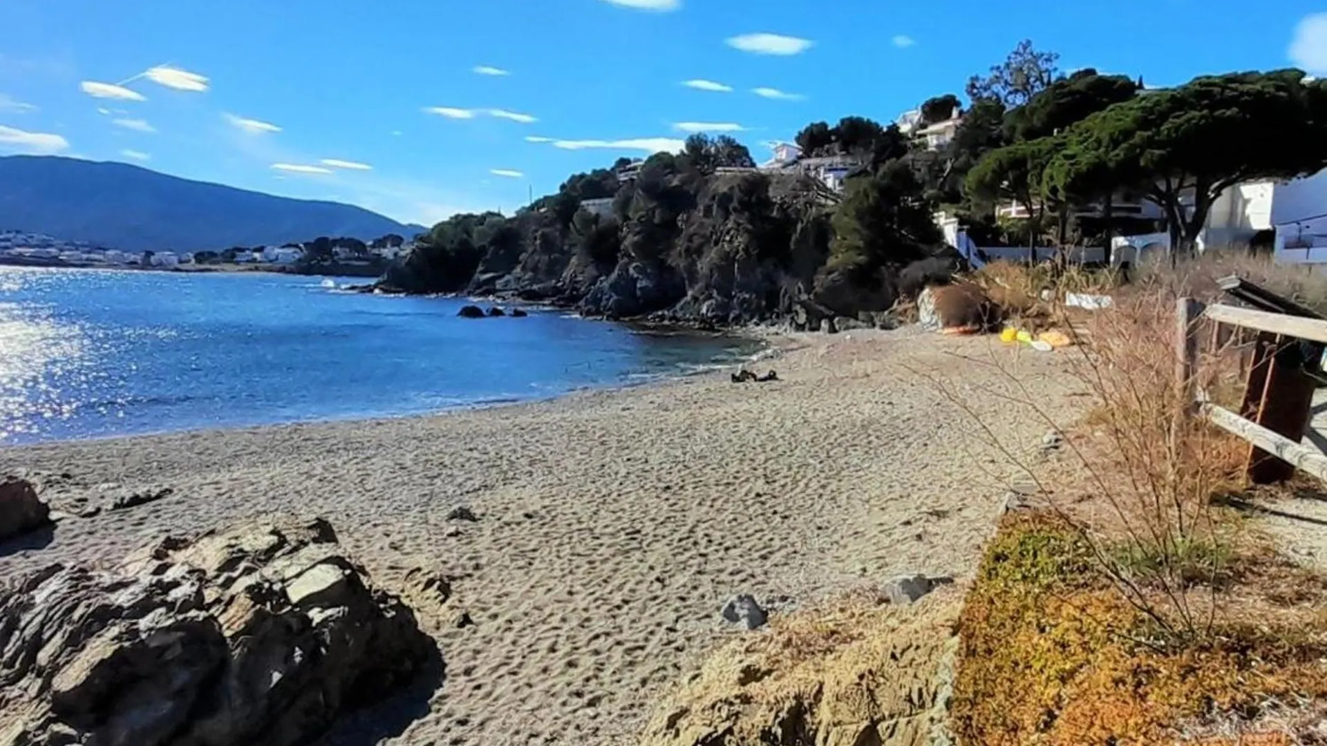 Apartamento Con Terraza Panoramica Cerca De La Playa En Llanca - Es-170-87